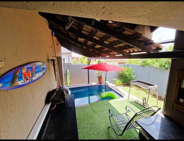 3 BEDROOM HOUSE FOR SALE IN THATCHFIELD